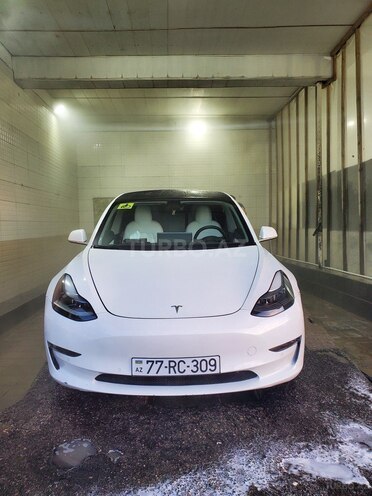 Tesla Model 3-15