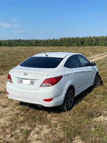 Hyundai Accent-2