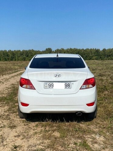 Hyundai Accent-3
