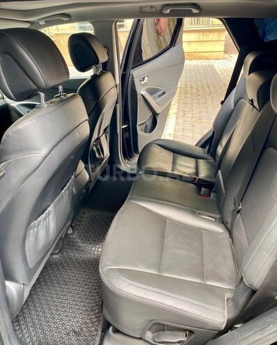 Hyundai Santa Fe-5