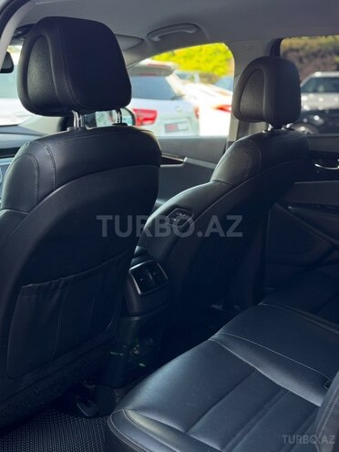 Kia Sorento-24
