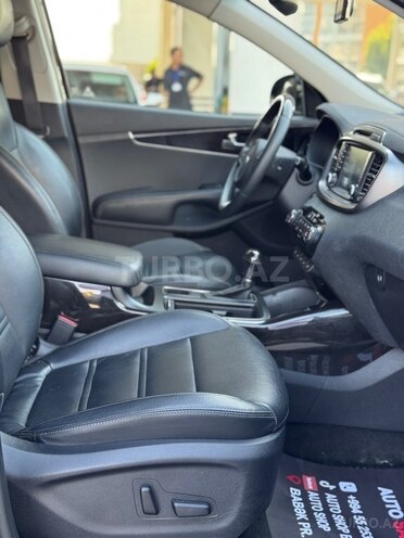 Kia Sorento-21