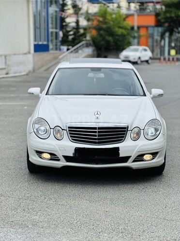 Mercedes E 220-1