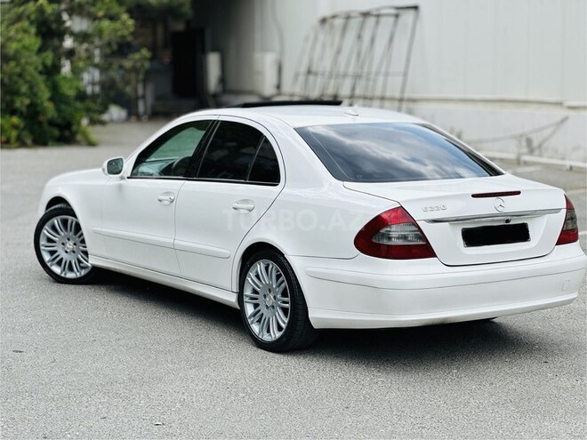 Mercedes E 220-12