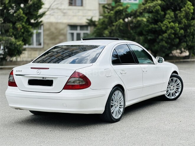 Mercedes E 220-13