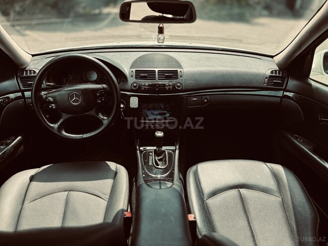 Mercedes E 220-18