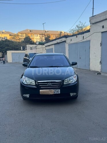 Hyundai Elantra-1