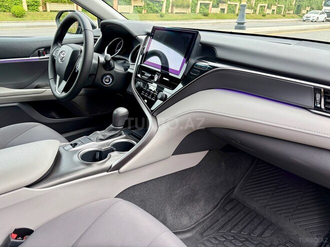 Toyota Camry-11
