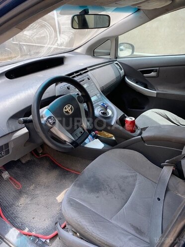 Toyota Prius-5