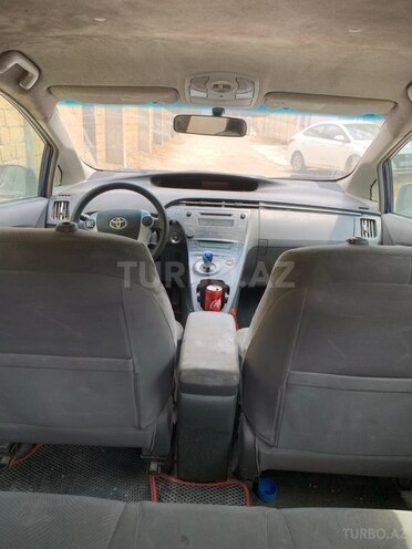 Toyota Prius-3