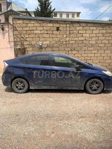 Toyota Prius-8