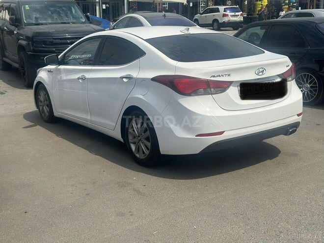 Hyundai Avante-3
