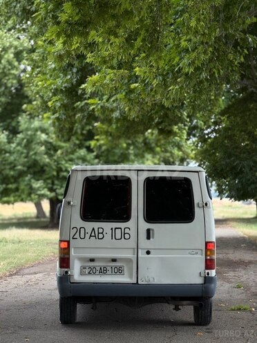 Ford Transit-6