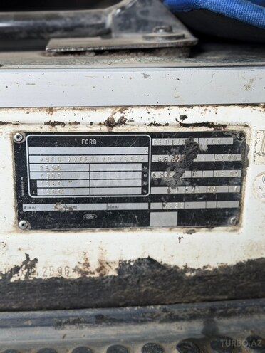 Ford Transit-12