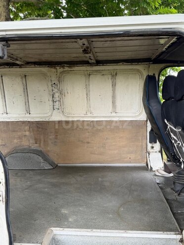Ford Transit-14