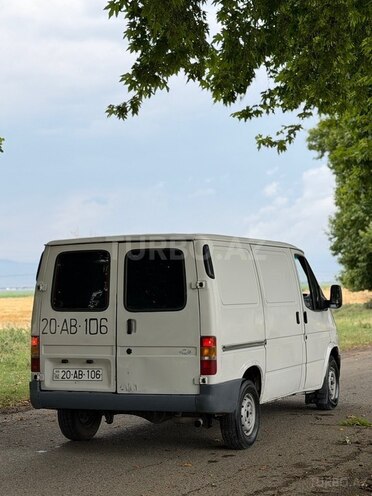 Ford Transit-8