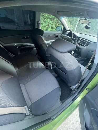 Kia Rio-4