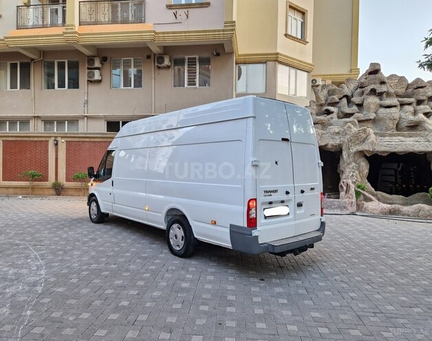 Ford Transit-7
