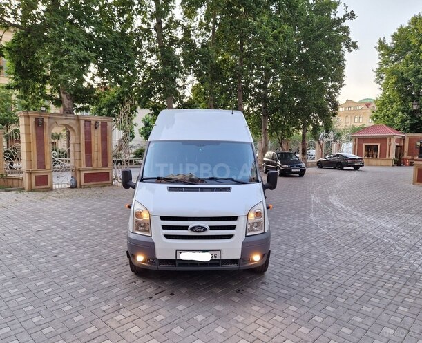 Ford Transit-4