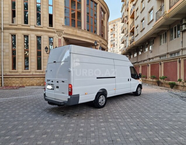 Ford Transit-6