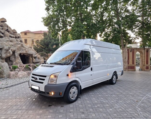 Ford Transit-2
