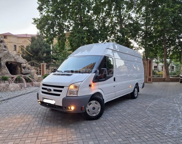 Ford Transit-3