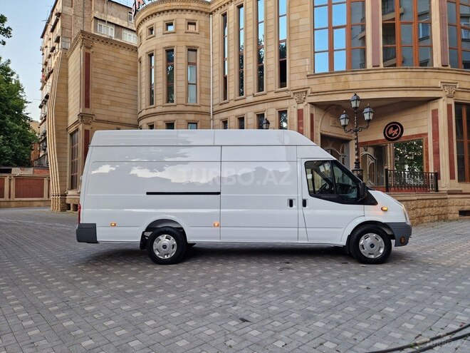 Ford Transit-8