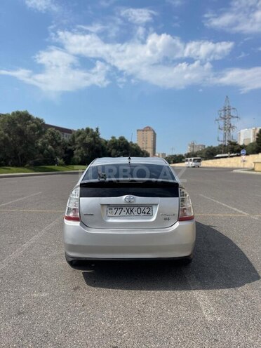 Toyota Prius-4