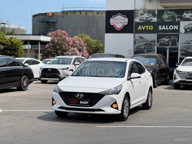 Hyundai Accent-14