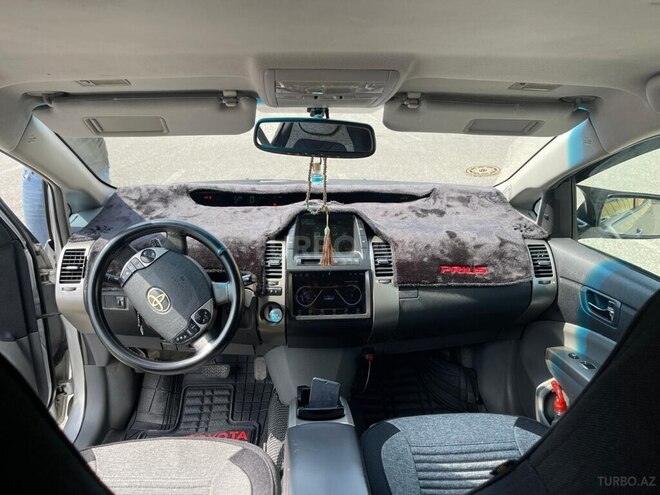 Toyota Prius-8