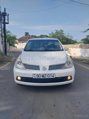 Nissan Tiida-1