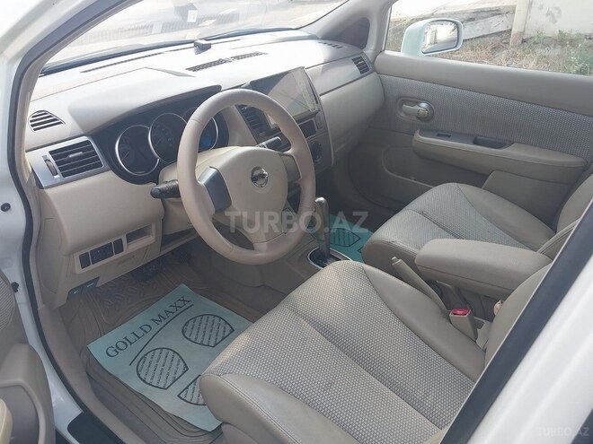 Nissan Tiida-8