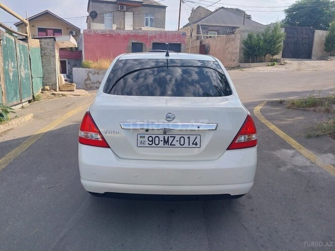 Nissan Tiida-2