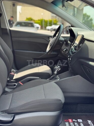 Hyundai Accent-20