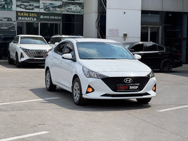Hyundai Accent-17