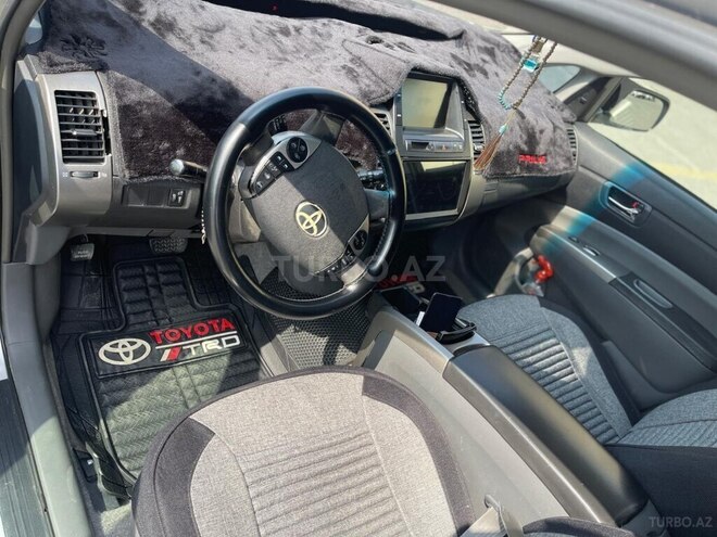 Toyota Prius-9