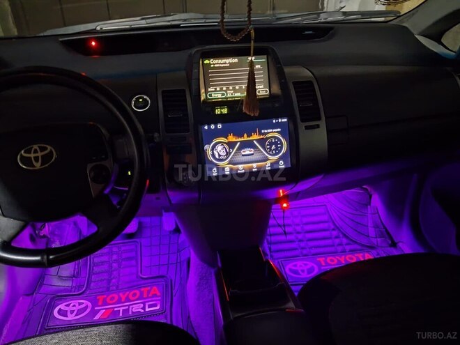 Toyota Prius-12