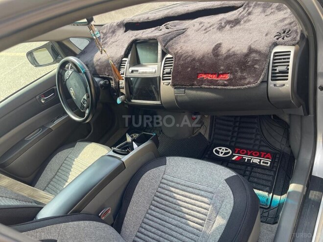 Toyota Prius-11