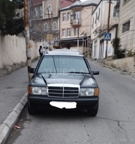 Mercedes 190-1