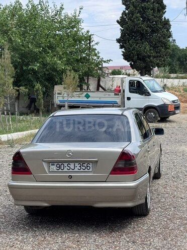 Mercedes C 220-10
