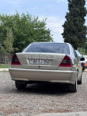 Mercedes C 220-11