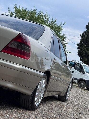 Mercedes C 220-13