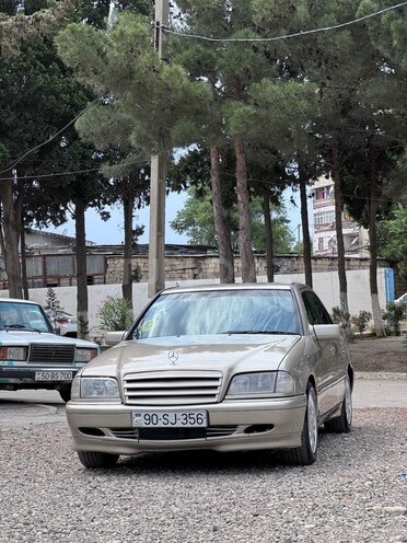 Mercedes C 220-1