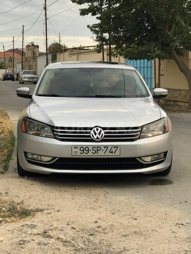 Volkswagen Passat-1