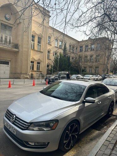 Volkswagen Passat-5