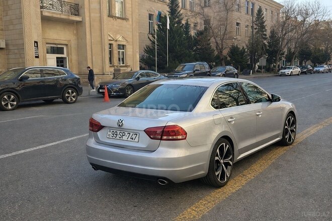 Volkswagen Passat-12