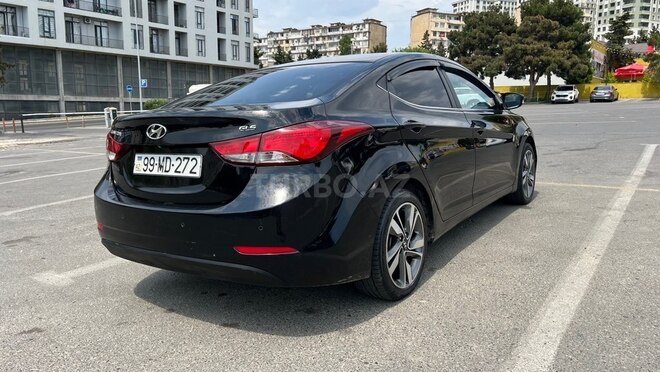 Hyundai Elantra-4