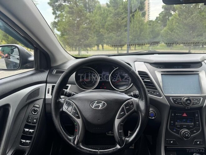 Hyundai Elantra-7