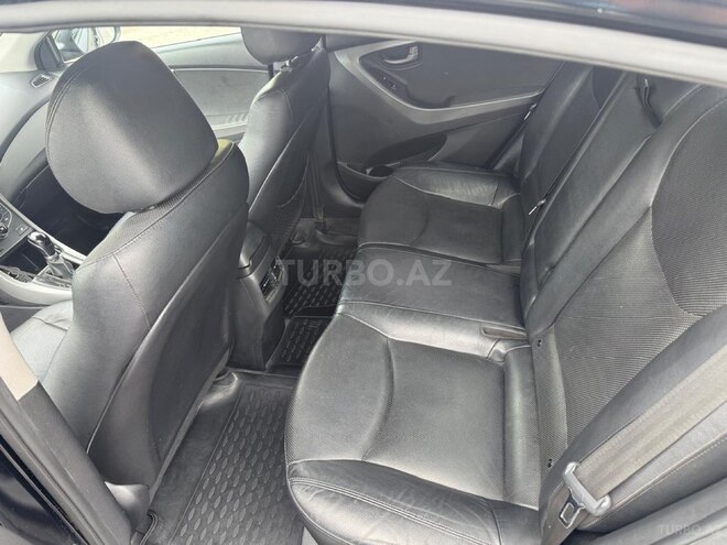 Hyundai Elantra-9