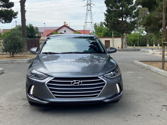 Hyundai Elantra-1